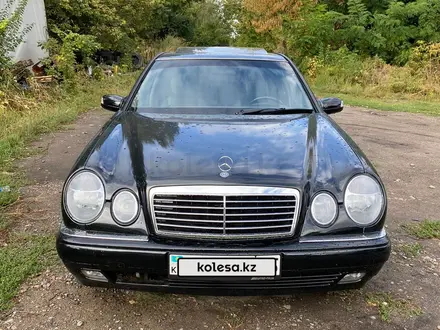 Mercedes-Benz E 320 1997 года за 2 600 000 тг. в Алматы – фото 9