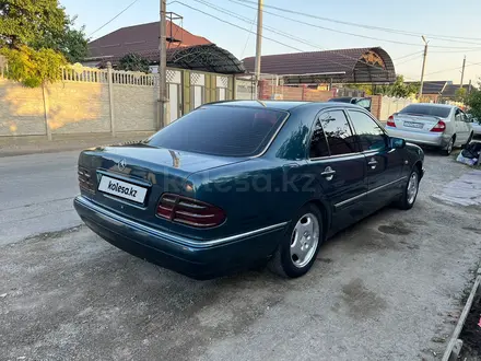 Mercedes-Benz E 240 1998 года за 3 400 000 тг. в Тараз