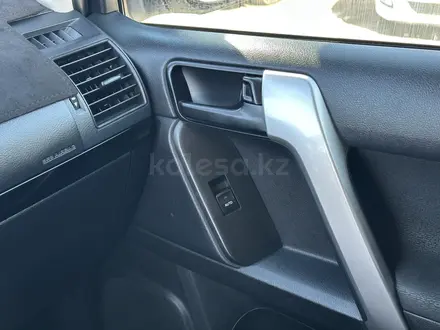 Toyota Land Cruiser Prado 2018 года за 21 480 000 тг. в Актобе – фото 7