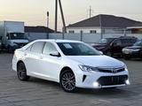 Toyota Camry 2015 года за 9 900 000 тг. в Атырау – фото 3