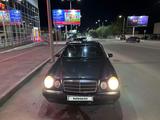 Mercedes-Benz E 240 1998 года за 3 100 000 тг. в Кокшетау – фото 2