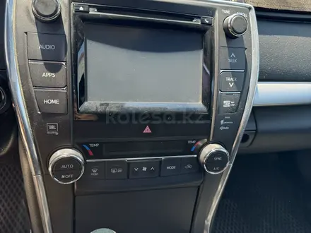 Toyota Camry 2015 года за 6 200 000 тг. в Атырау – фото 8