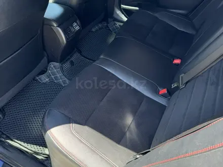 Toyota Camry 2015 года за 6 200 000 тг. в Атырау – фото 11