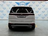 Kia Carnival 2021 года за 21 500 000 тг. в Алматы – фото 3