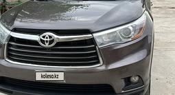 Toyota Highlander 2015 года за 12 000 000 тг. в Атырау – фото 2