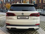 BMW X5 2019 года за 34 000 000 тг. в Алматы – фото 2