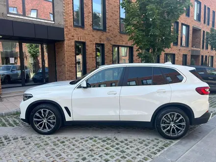 BMW X5 2019 года за 31 500 000 тг. в Алматы – фото 5