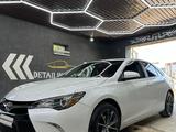 Toyota Camry 2015 года за 7 500 000 тг. в Жанаозен – фото 2