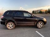 Hyundai Santa Fe 2006 года за 4 100 000 тг. в Актобе – фото 2
