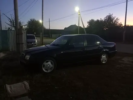 Mercedes-Benz C 180 1995 года за 2 300 000 тг. в Уральск – фото 9