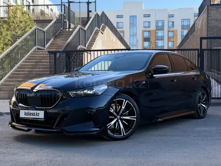 BMW 530 2023 года за 41 000 000 тг. в Астана – фото 4