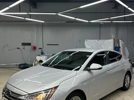 Hyundai Elantra 2019 года за 5 000 000 тг. в Уральск