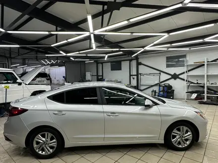 Hyundai Elantra 2019 года за 5 000 000 тг. в Уральск – фото 3