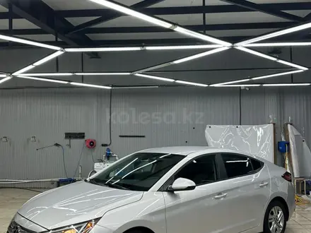 Hyundai Elantra 2019 года за 5 000 000 тг. в Уральск – фото 6