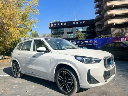 BMW X1 2024 года за 23 850 000 тг. в Алматы – фото 2