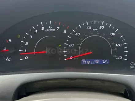 Toyota Camry 2011 года за 4 000 000 тг. в Атырау – фото 15