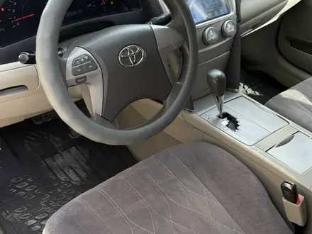 Toyota Camry 2011 года за 4 000 000 тг. в Атырау – фото 8