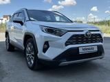 Toyota RAV4 2020 года за 14 800 000 тг. в Усть-Каменогорск