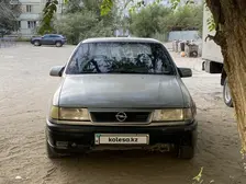 Opel Vectra, 1993