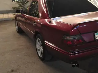 Mercedes-Benz E 260