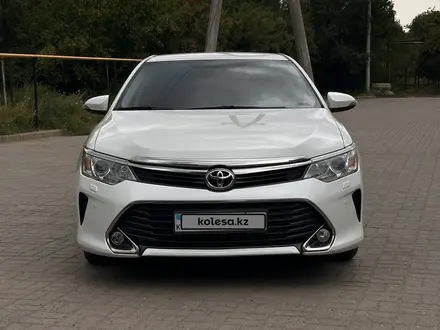 Toyota Camry 2016 года за 12 100 000 тг. в Актобе – фото 9