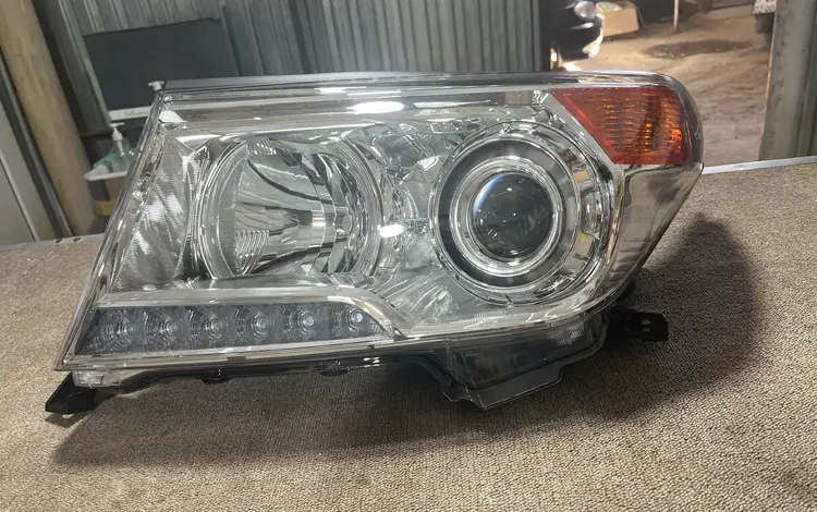 Фара Toyota Land Cruiser 200 2012- за 52 000 тг. в Алматы