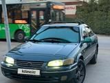 Toyota Camry 1998 года за 2 500 000 тг. в Алматы – фото 2