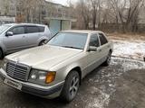 Mercedes-Benz E 230 1990 годаfor2 000 000 тг. в Усть-Каменогорск