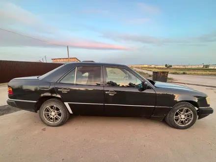 Mercedes-Benz E 230 1991 года за 1 000 000 тг. в Караганда – фото 4