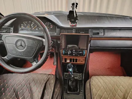 Mercedes-Benz E 220 1993 года за 1 400 000 тг. в Жосалы – фото 3