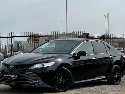 Toyota Camry 2020 года за 12 200 000 тг. в Астана