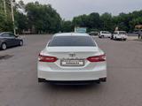 Toyota Camry 2019 года за 11 500 000 тг. в Тараз – фото 2