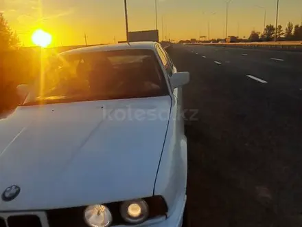 BMW 520 1989 года за 1 150 000 тг. в Астана – фото 2