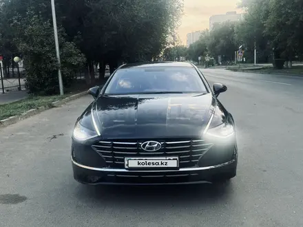 Hyundai Sonata 2022 года за 12 000 000 тг. в Уральск – фото 2