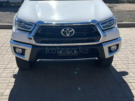 Toyota Hilux 2022 года за 21 999 999 тг. в Уральск – фото 2