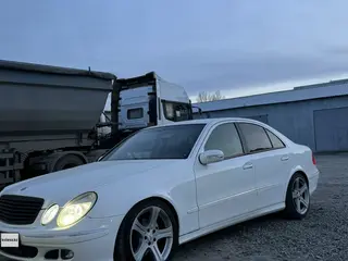 Mercedes-Benz E 320