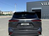 Toyota Highlander 2020 года за 14 000 000 тг. в Атырау – фото 2