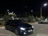 Toyota Camry 2016 года за 10 550 000 тг. в Атырау – фото 2