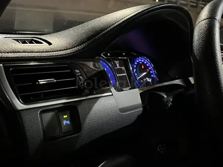 Toyota Camry 2016 года за 10 550 000 тг. в Атырау – фото 9