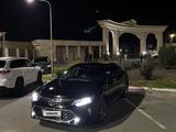 Toyota Camry 2016 года за 10 550 000 тг. в Атырау