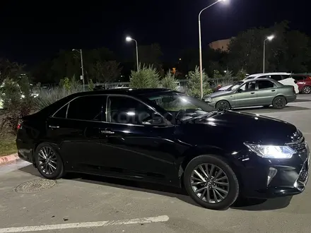 Toyota Camry 2016 года за 10 550 000 тг. в Атырау – фото 6