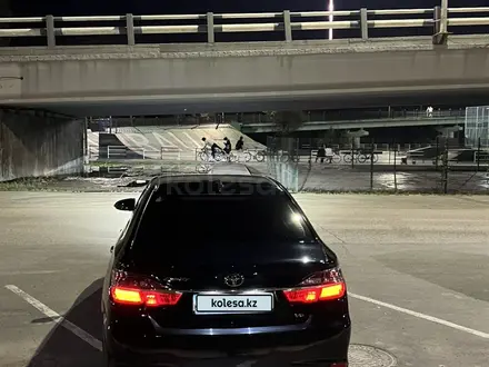 Toyota Camry 2016 года за 10 550 000 тг. в Атырау – фото 5