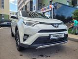 Toyota RAV4 2017 годаүшін12 100 000 тг. в Астана – фото 5