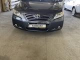 Toyota Camry 2007 года за 6 400 000 тг. в Актобе – фото 2