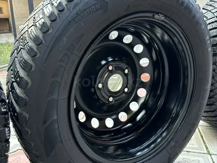 Комплект шин Goodyear 205/65 R16 на штампованных дисках 5*114, 3 за 130 000 тг. в Алматы – фото 10