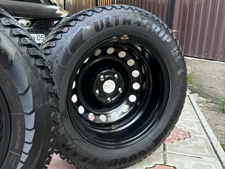 Комплект шин Goodyear 205/65 R16 на штампованных дисках 5*114, 3 за 130 000 тг. в Алматы – фото 25