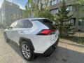 Toyota RAV4 2025 года за 22 000 000 тг. в Астана – фото 21