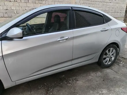 Hyundai Accent 2014 года за 600 012 тг. в Шымкент – фото 2