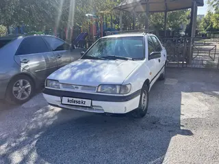 Nissan Sunny, 1992
