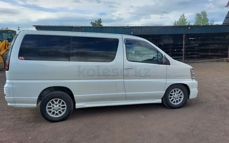 Nissan Elgrand 1998 годаүшін2 200 000 тг. в Риддер